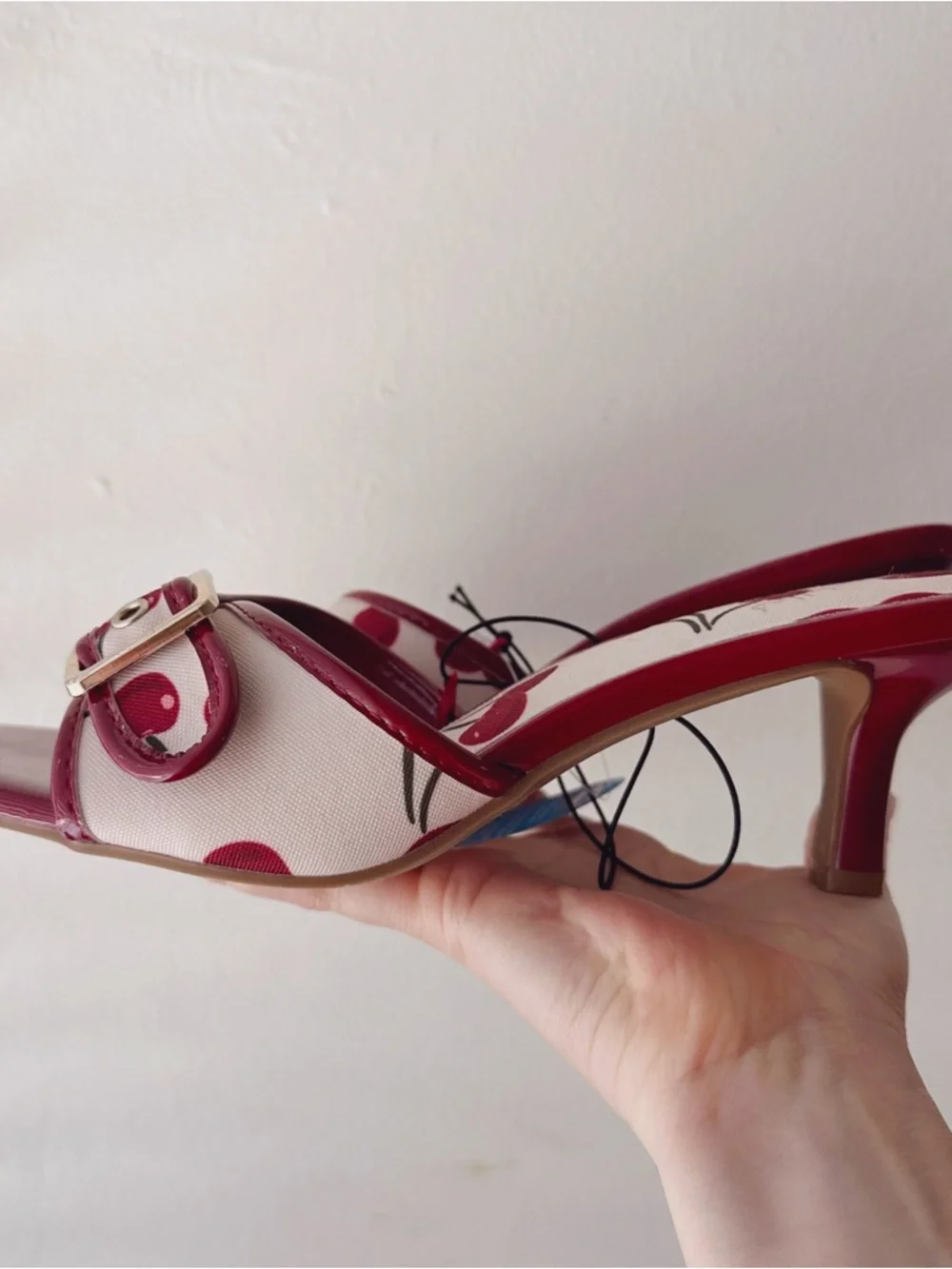 Seychelles • Kitten Heel Mule in Cherry Cream/Red - Picture 2 of 12